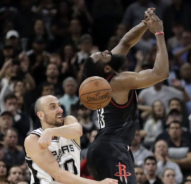 费德勒在老鹰比赛中绝杀，出色防守引发热议！(费德勒在老鹰比赛中绝杀,出色防守引发热议的是谁)