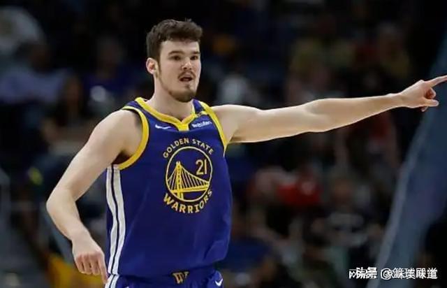 九游app平台包含赛前体能课后，阿斯顿维拉完成体检备战亚冠，更衣室稳定，轮换策略成焦点的词条